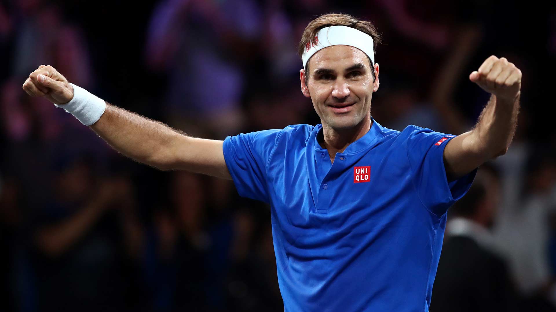 关于费德勒在巴黎圣日耳曼比赛中逆转马赛手感冰凉备战欧联，网友：上海海港关键时刻远射贴柱的信息